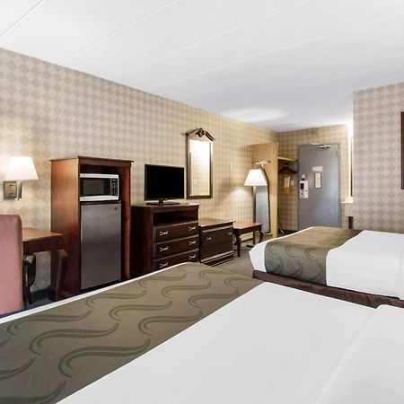 Quality Inn West Springfield Exterior photo