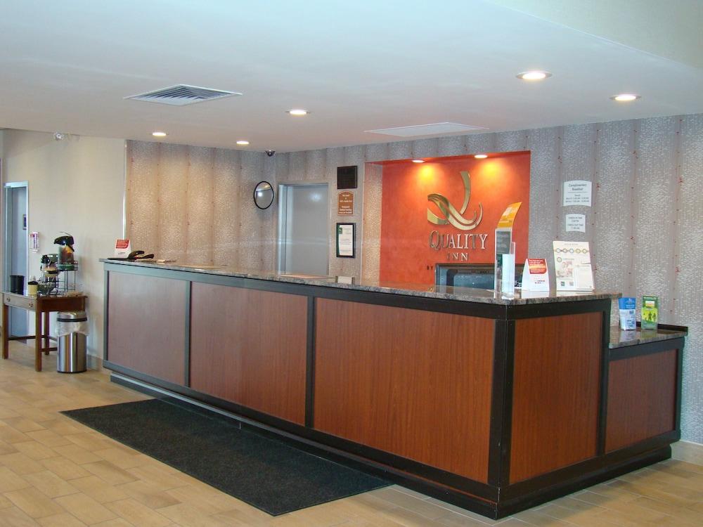 Quality Inn West Springfield Exterior photo