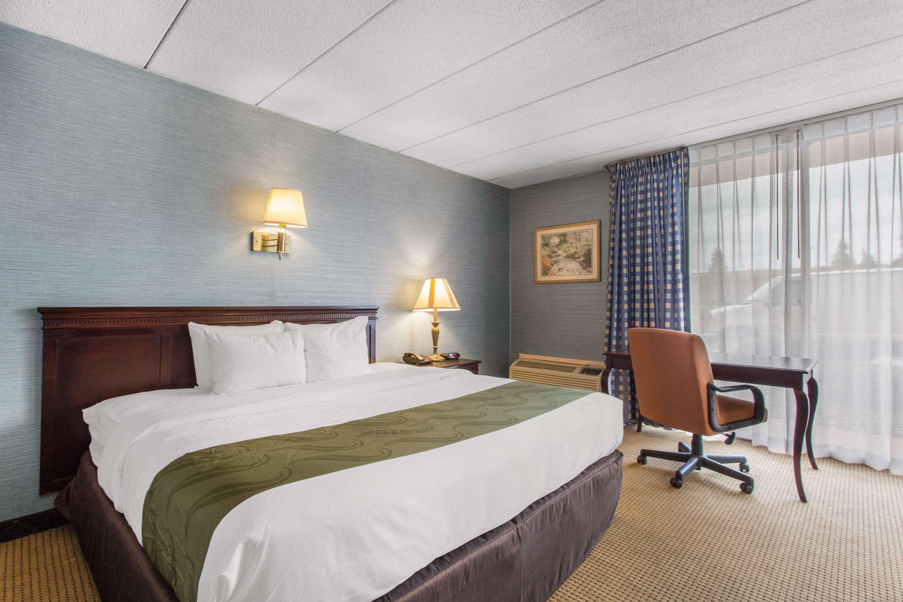 Quality Inn West Springfield Exterior photo