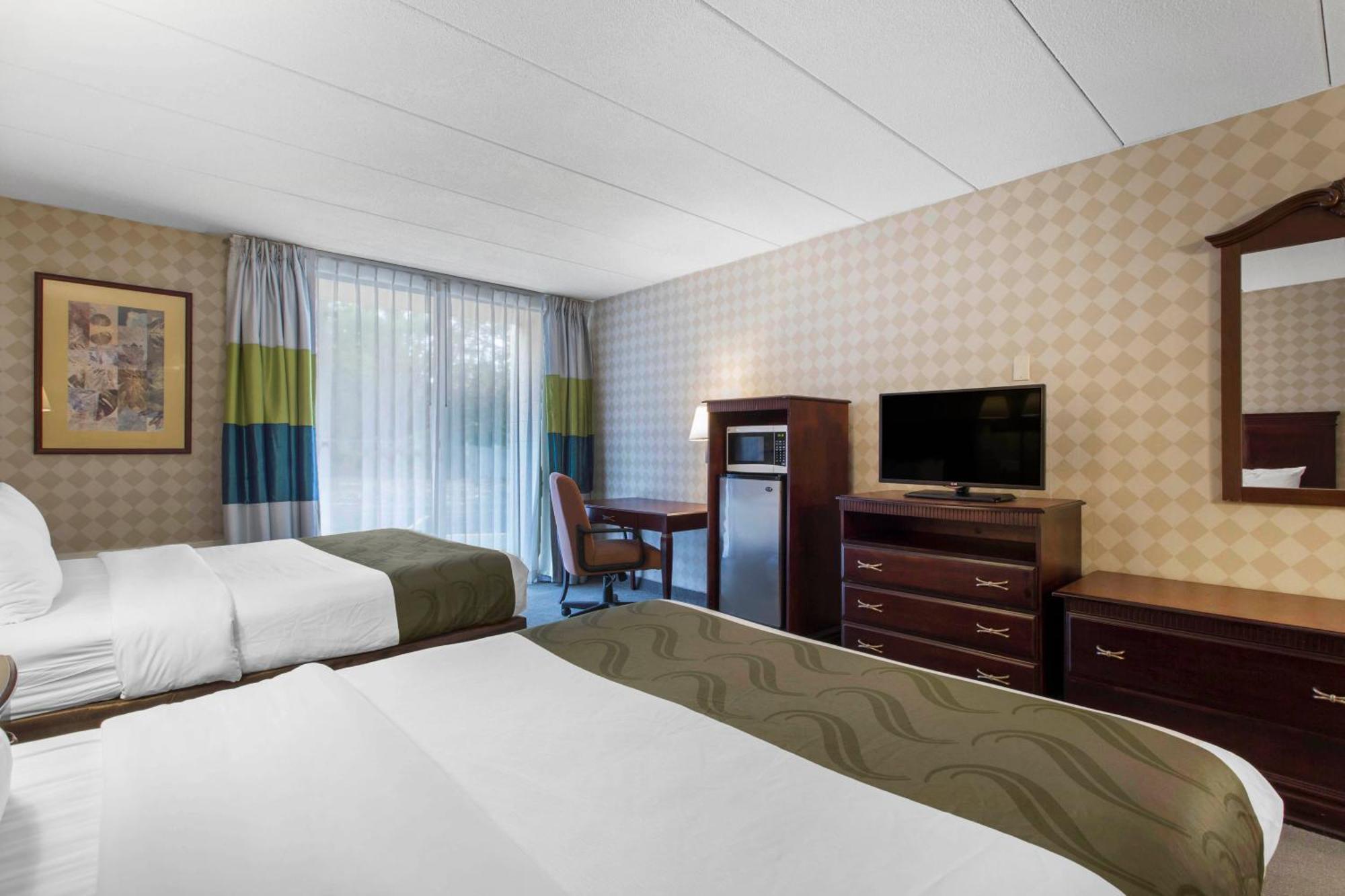 Quality Inn West Springfield Exterior photo