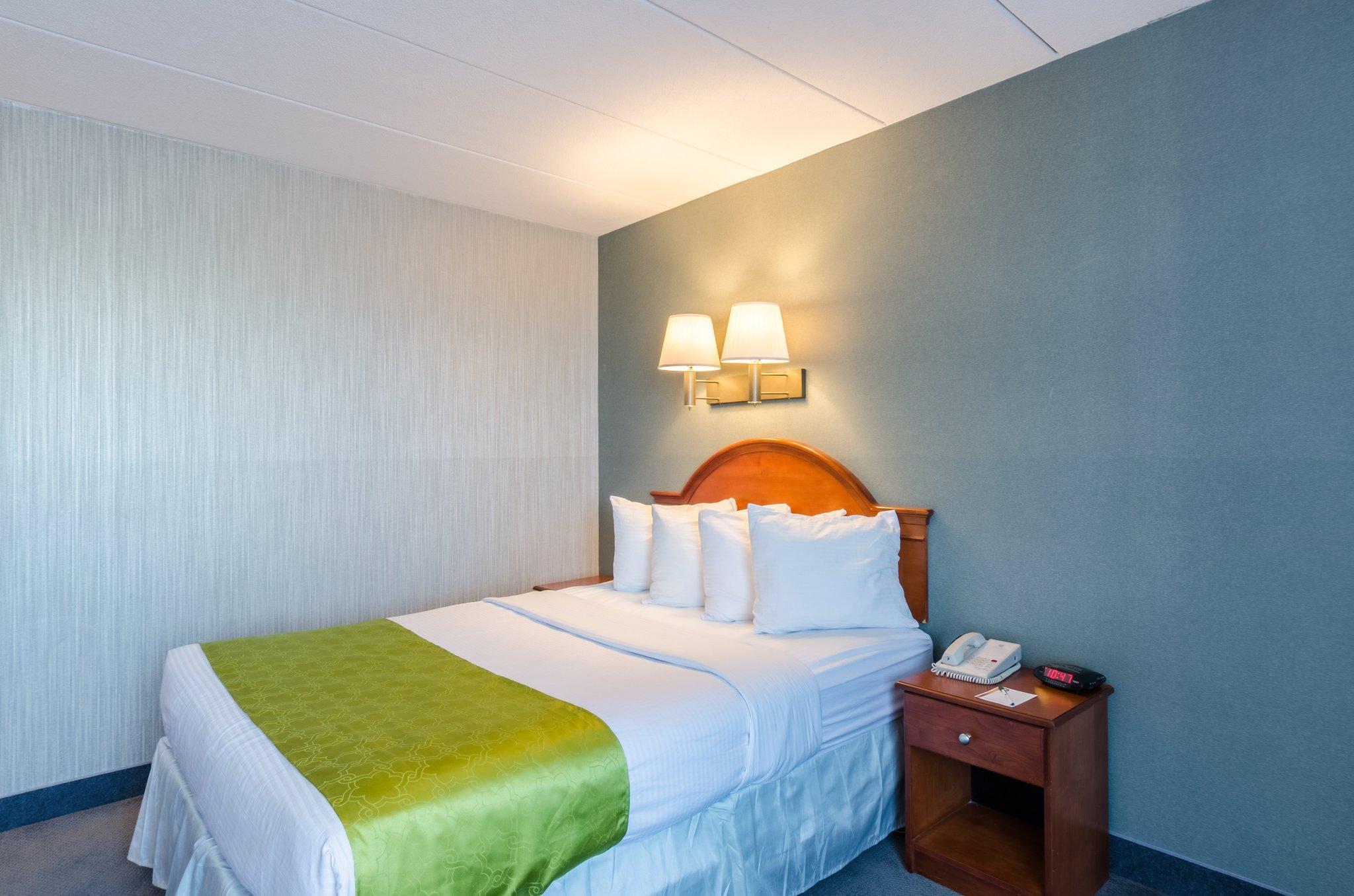 Quality Inn West Springfield Exterior photo