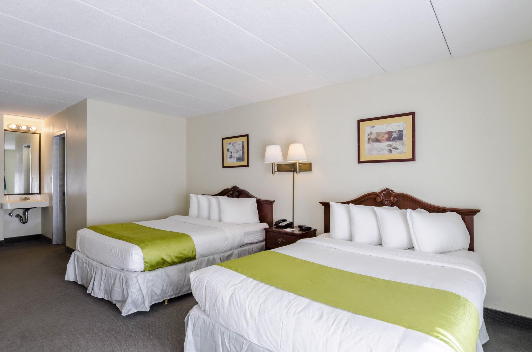 Quality Inn West Springfield Exterior photo