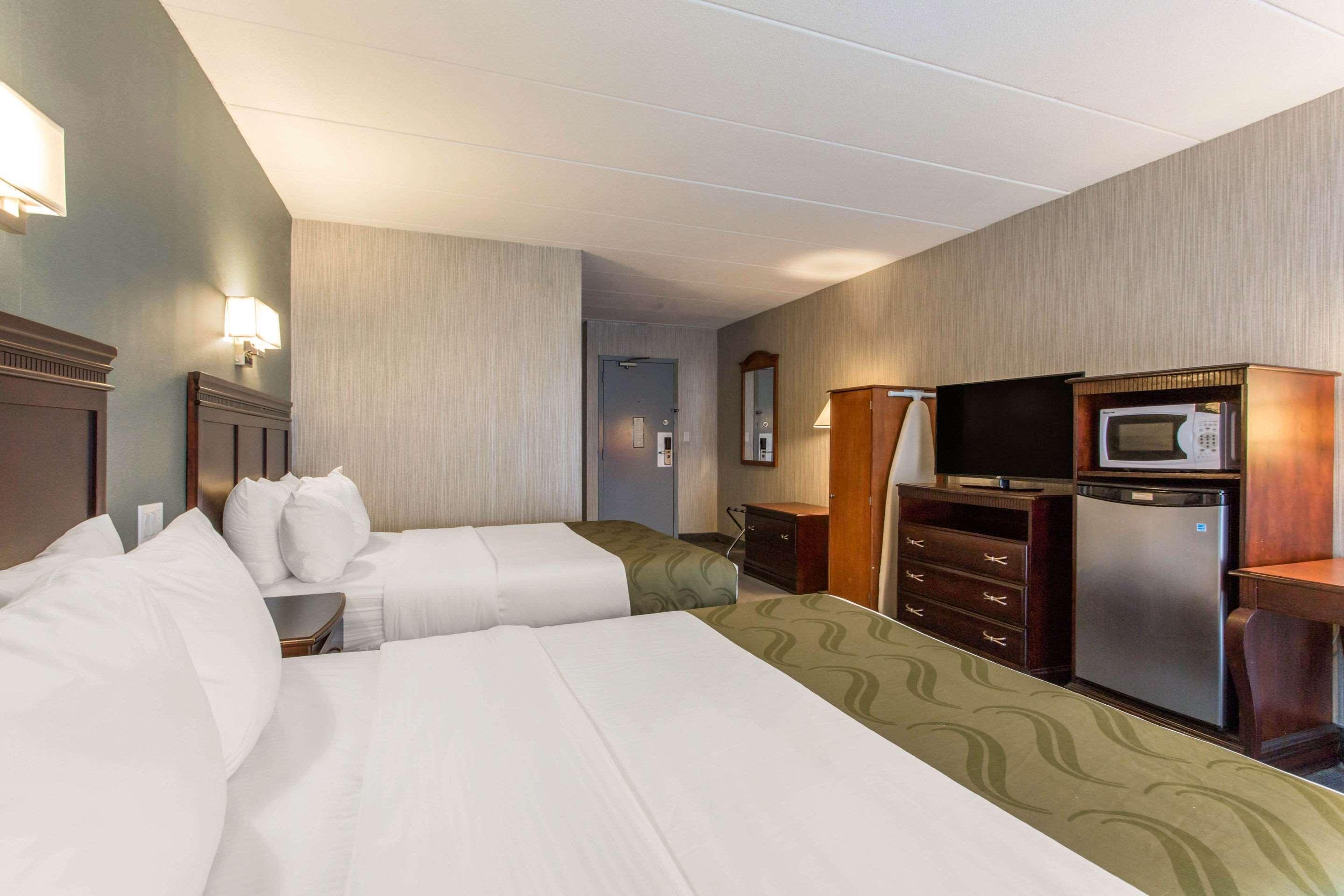 Quality Inn West Springfield Exterior photo