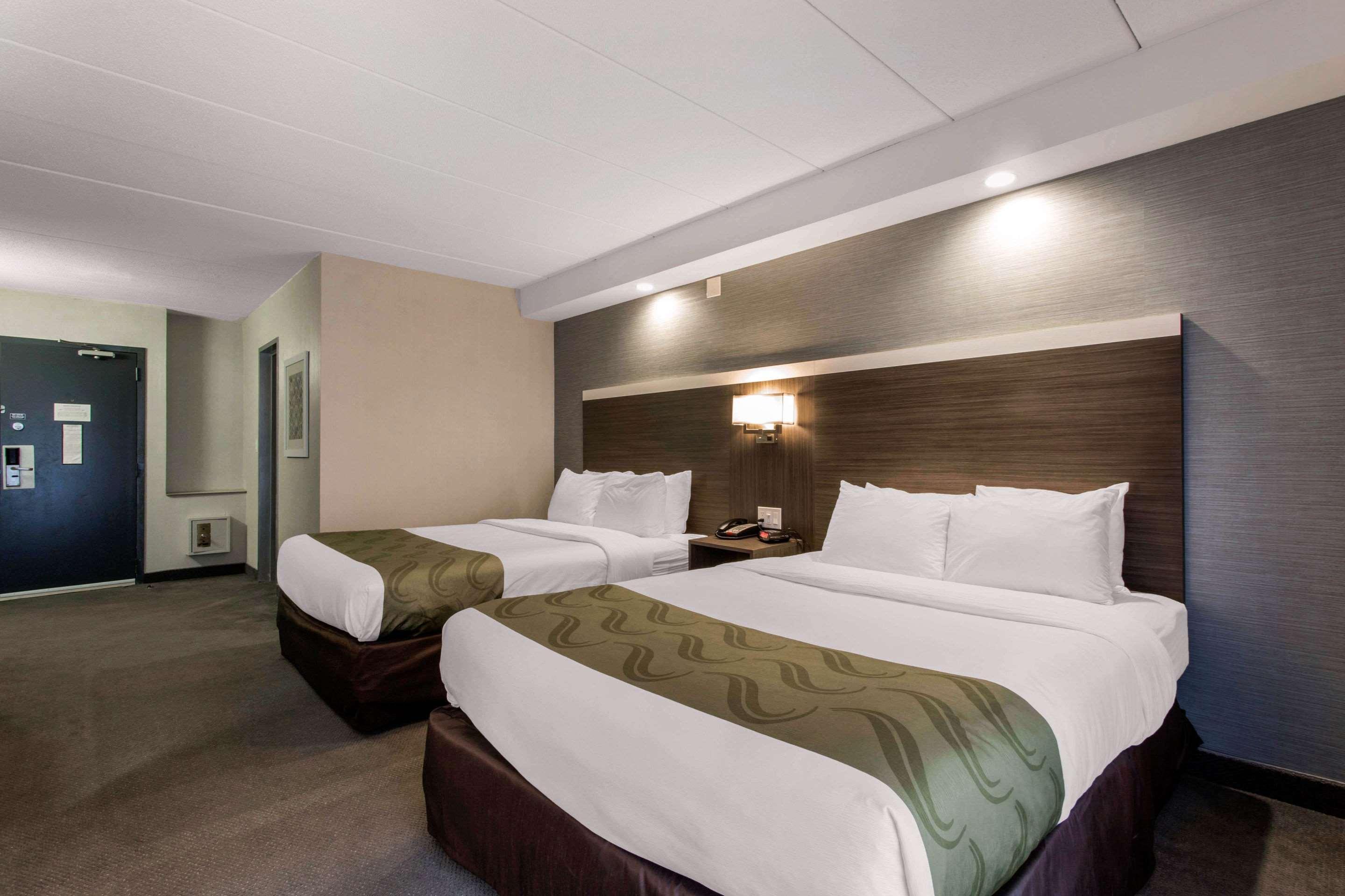 Quality Inn West Springfield Exterior photo