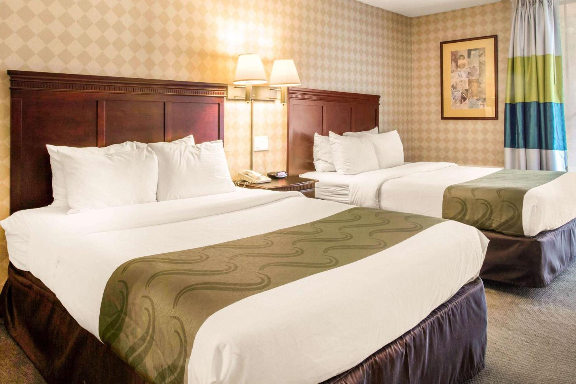Quality Inn West Springfield Exterior photo